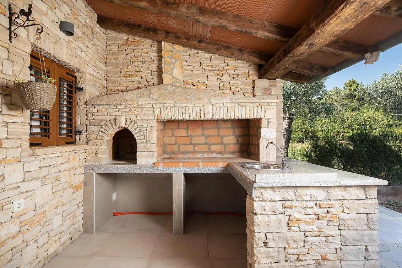 Rustic House In The Forest Medulin Holiday home