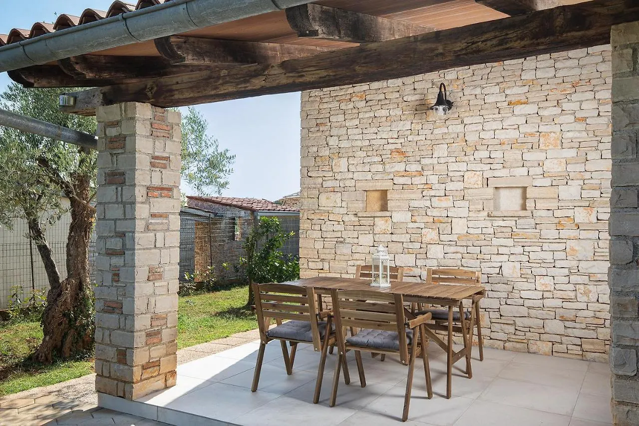 Rustic House In The Forest Medulin Croatia